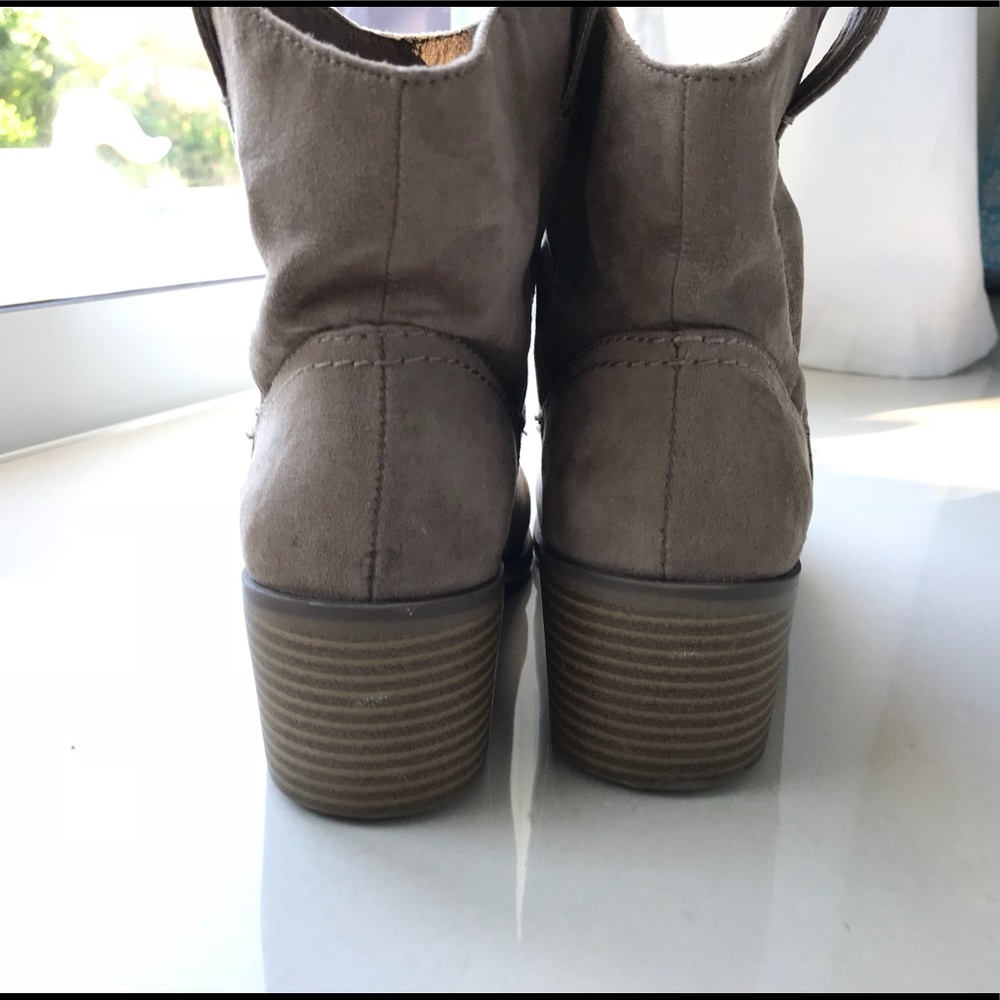 Ankle booties